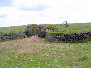 2005-05-18-12-10-59_bittaford_moor_gate-019_bittaford_moor_gate.jpg 2005-05-18-12-10-59_bittaford_moor_gate-019_bittaford_moor_gate.jpg bittaford_moor_gate