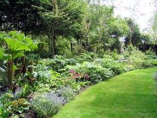 2005-05-21-14-39-03_garden_marsh_villa_may_05-003_garden_marsh_villa_may_05.jpg  garden_marsh_villa_may_05 