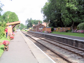 2005-08-03-10-29-44_west_quantocks_aug_05-001_quantocks_train.jpg  quantocks_train 