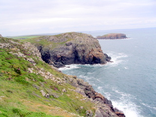 2006-06-20-12-56-11_pembroke_june_2006-223_pembroke_coast_whitesands_bay_st_davids.jpg  pembroke_coast_whitesands_bay_st_davids 