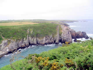 2006-06-20-14-16-26_pembroke_june_2006-230_pembroke_coast_whitesands_bay_st_davids.jpg  pembroke_coast_whitesands_bay_st_davids 