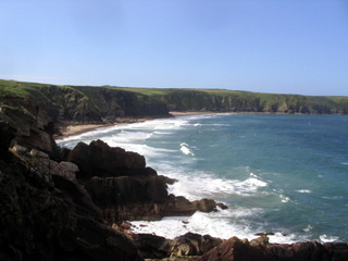 2006-06-22-10-59-58_pembroke_june_2006-114_pembroke_coast_st_brides_marloes_dale.jpg  pembroke_coast_st_brides_marloes_dale 