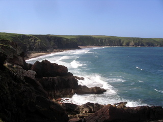 2006-06-22-11-00-01_pembroke_june_2006-115_pembroke_coast_st_brides_marloes_dale.jpg  pembroke_coast_st_brides_marloes_dale 