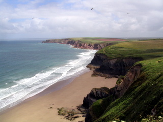 2006-06-22-11-22-06_pembroke_june_2006-118_pembroke_coast_st_brides_marloes_dale.jpg  pembroke_coast_st_brides_marloes_dale 