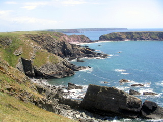 2006-06-22-13-55-07_pembroke_june_2006-134_pembroke_coast_st_brides_marloes_dale.jpg  pembroke_coast_st_brides_marloes_dale 