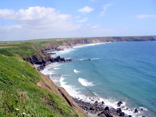 2006-06-22-14-08-13_pembroke_june_2006-139_pembroke_coast_st_brides_marloes_dale.jpg  pembroke_coast_st_brides_marloes_dale 
