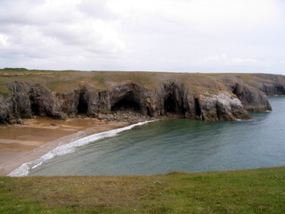 2006-06-23-12-20-04_pembroke_june_2006-006_pembroke_coast_bosherston_manorbier.jpg  pembroke_coast_bosherston_manorbier 