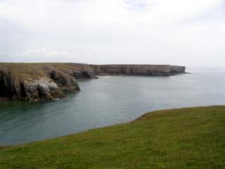 2006-06-23-12-20-09_pembroke_june_2006-007_pembroke_coast_bosherston_manorbier.jpg  pembroke_coast_bosherston_manorbier 