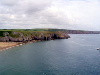 2006-06-23-12-44-03_pembroke_june_2006-014_pembroke_coast_bosherston_manorbier.jpg  pembroke_coast_bosherston_manorbier 