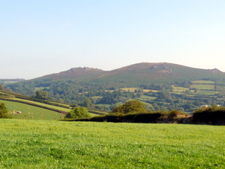 2006-09-21-10-45-07_p1000066_bonehill_hameldown_grimspound.jpg  bonehill_hameldown_grimspound 