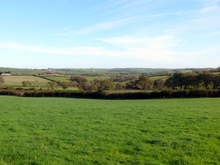 2006-11-01-14-44-35_p1000288_east_allington_millcombe_hutcherleigh.jpg  east_allington_millcombe_hutcherleigh 