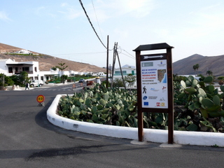 2006-11-14-10-19-56_p1000763_lanzarote_femes_circular_walk.jpg  Lanzarote_Femes_circular_walk 
