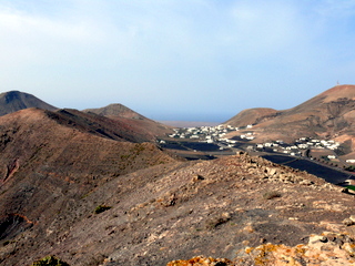 2006-11-14-11-06-14_p1000782_lanzarote_femes_circular_walk.jpg  Lanzarote_Femes_circular_walk 