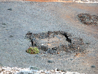 2006-11-14-12-19-51_p1000810_lanzarote_femes_circular_walk.jpg  Lanzarote_Femes_circular_walk 