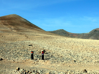 2006-11-14-12-26-17_p1000811_lanzarote_femes_circular_walk.jpg  Lanzarote_Femes_circular_walk 
