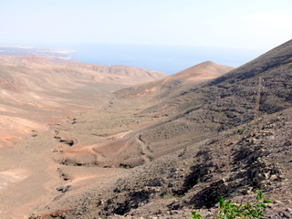 2006-11-14-14-11-03_p1000831_lanzarote_femes_circular_walk.jpg  Lanzarote_Femes_circular_walk 