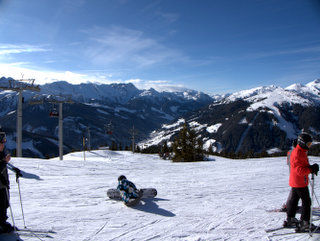 2010-01-05-12-25-01_p1010071_austria_zell_am_ziller_zillertal_arena_gerlos_konigsleiten_2010-01-05.jpg 2010-01-05-12-25-01_p1010071_austria_zell_am_ziller_zillertal_arena_gerlos_konigsleiten_2010-01-05.jpg Austria_Zell_am_Ziller_Zillertal_Arena_Gerlos_Konigsleiten_2010-01-05