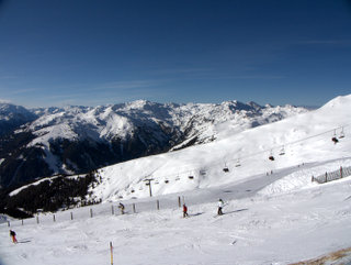 2010-01-05-12-49-38_p1010075_austria_zell_am_ziller_zillertal_arena_gerlos_konigsleiten_2010-01-05.jpg 2010-01-05-12-49-38_p1010075_austria_zell_am_ziller_zillertal_arena_gerlos_konigsleiten_2010-01-05.jpg Austria_Zell_am_Ziller_Zillertal_Arena_Gerlos_Konigsleiten_2010-01-05