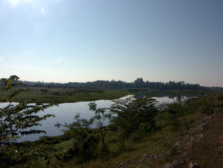 2010-12-20-02-58-05_p1030500_2010-12-13-the-river-at-kumphawapi_1.jpg  2010-12-13 The river at Kumphawapi_1 