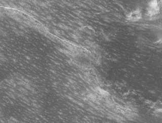 tracks cross mars surface